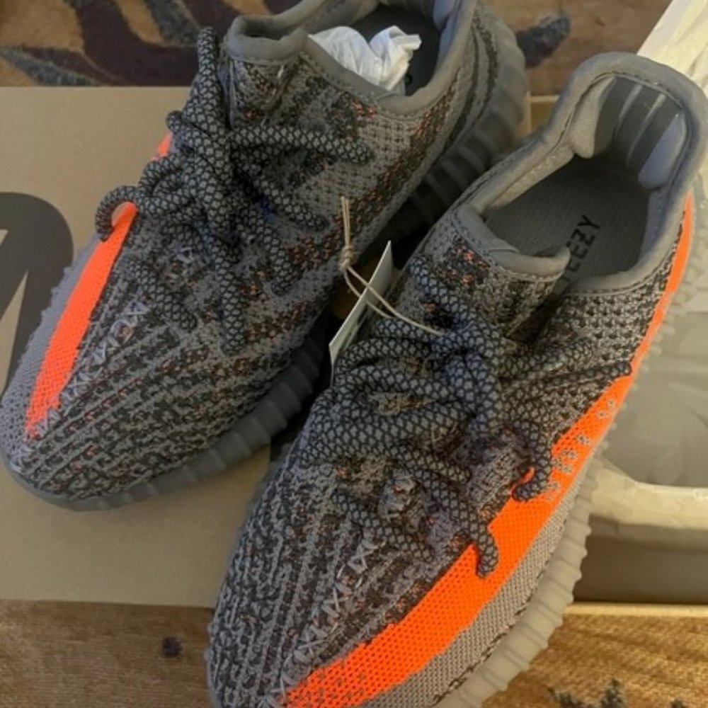 YEEZY BOOST V2 - BELUGA